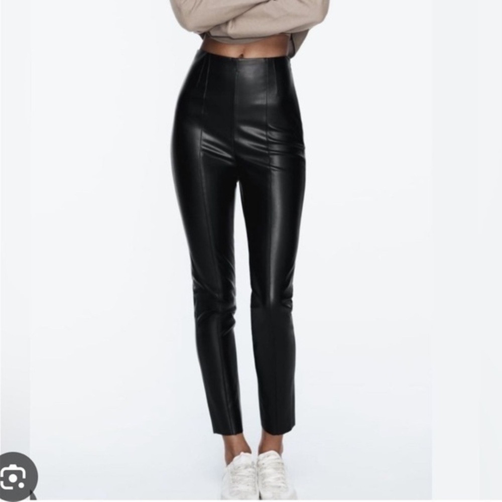 Abercrombie & Fitch Curve Love Vegan Leather Black High Rise Leggings Size XS
